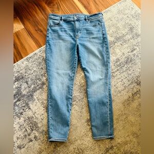 American Eagle Super Hi-Rise Jegging size 14 Short
